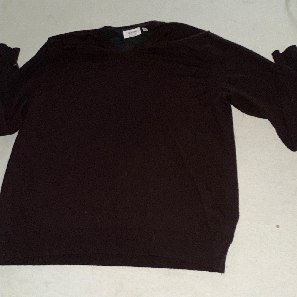 Mens Size LG Calvin Klein Plum Knit Sweater.